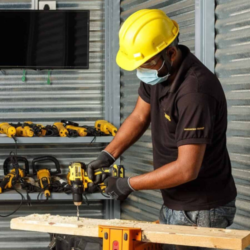 DEWALT | 18V Brushless Drill Driver 2 Battery 1.5 Ah + charger + Kit Box | DCD777S2-GB