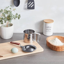 HOMEBOX | Metal Flour Sifter - 9.5 cm | 156821474