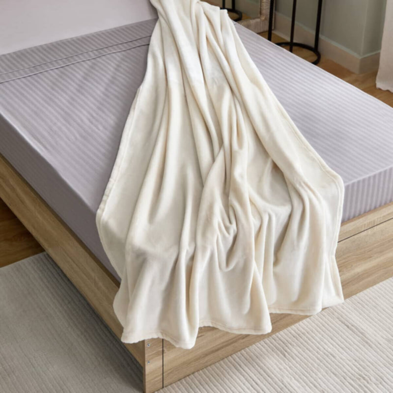 HOMEBOX | Lavish Twin Flannel Blanket | 157647071