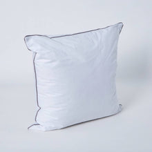 HOMEBOX | Luxury Down Alternative Filled Cushion - 45x45 cm | 162674323