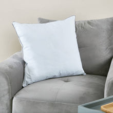 HOMEBOX | Luxury Down Alternative Filled Cushion - 50x50 cm | 162674325