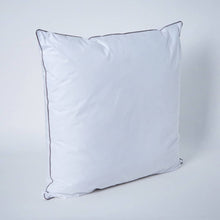 HOMEBOX | Luxury Down Alternative Filled Cushion - 65x65 cm | 162674326