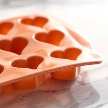 HOMEBOX | Avon Silicone Heart Mould - 21x10x2 cm | 162805486