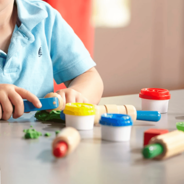 MELISSA & DOUG | Created by Me! Shape, Model, & Mold Modeling Dough Kit | 46000165
