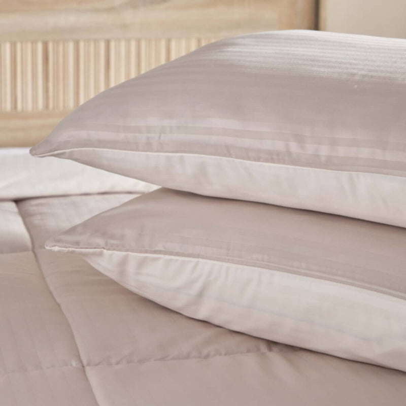 HOMEBOX | Bristol 3-Piece Twin Microfibre Reversible Comforter Set - 160x220 cm | 165312526