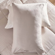 HOMEBOX | Bristol 3-Piece Twin Microfibre Reversible Comforter Set - 160x220 cm | 165312526