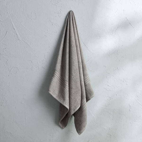 HOMEBOX | Essential Carded Bath Towel - 70x140 cm | 165409196