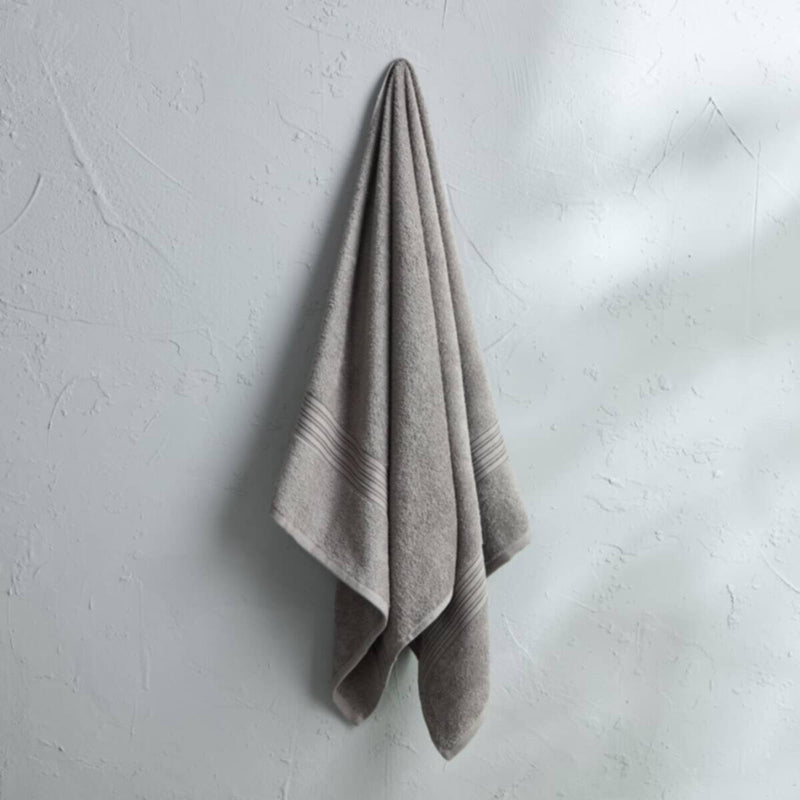 HOMEBOX | Essential Carded Bath Towel - 70x140 cm | 165409196