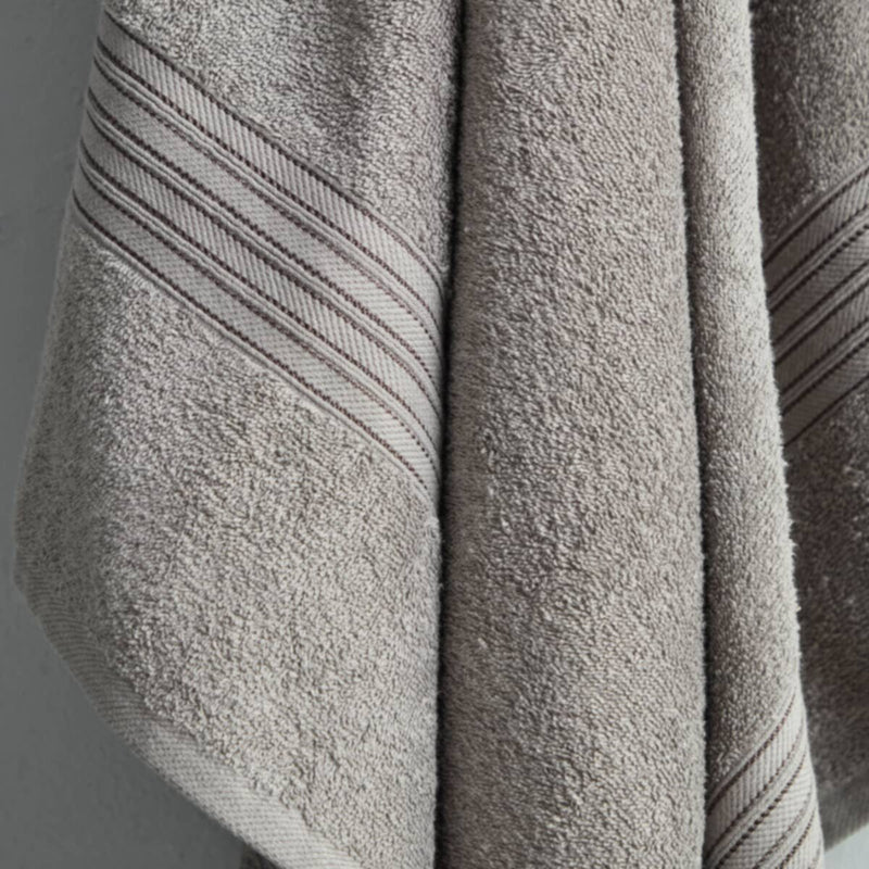 HOMEBOX | Essential Carded Bath Towel - 70x140 cm | 165409196