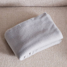 HOMEBOX | Atlanta Solid Recycled Polar Fleece Throw - 120x160 cm | 165780586