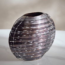 HOMEBOX | Splendid Metal Table Vase - 22x7x19 cm | 166090039