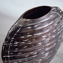 HOMEBOX | Splendid Metal Table Vase - 22x7x19 cm | 166090039