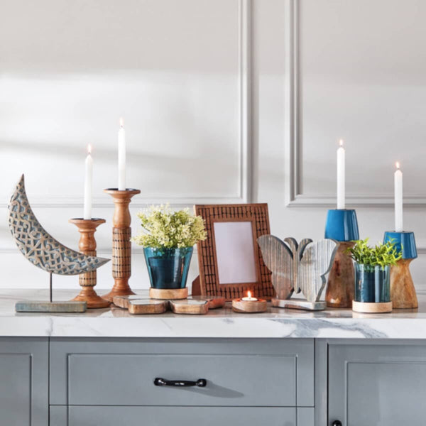 HOMEBOX | Splendid Wooden Painted Candleholder - 9.5x9.5x25.5 cm | 166090054