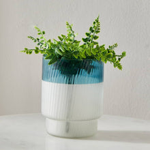 HOMEBOX | Splendid Glass Table Vase - 12x12x16 cm | 166090057