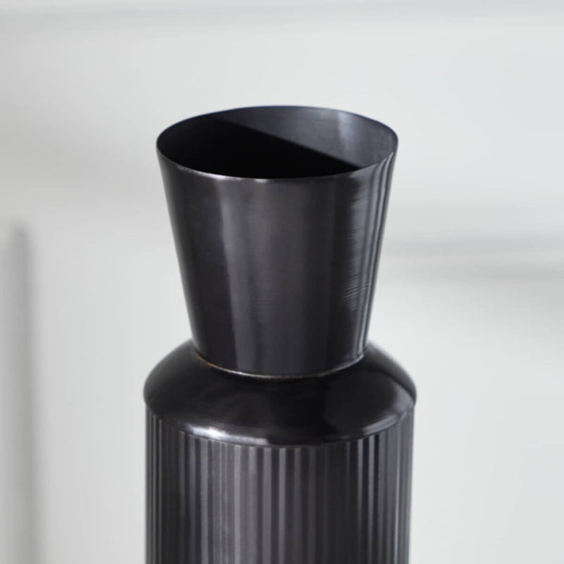 HOMEBOX | Splendid Metal Table Vase - 9x9x26.5 cm | 166090059