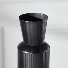 HOMEBOX | Splendid Metal Table Vase - 9x9x26.5 cm | 166090059