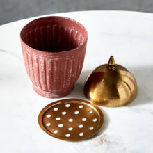 HOMEBOX | Splendid Metal Rustic Incense Burner - 10x10x16 cm | 166090073