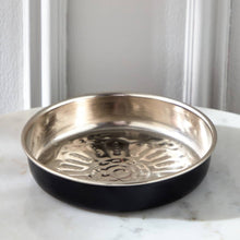 HOMEBOX | Splendid Metal Decorative Plate- 17x17x4 cm | 166090081