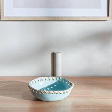 HOMEBOX | Splendid Metal Decorative Bowl with Cane - 16x16x5.5 cm | 166090107