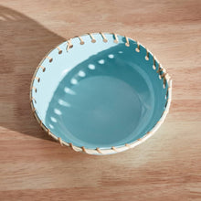 HOMEBOX | Splendid Metal Decorative Bowl with Cane - 16x16x5.5 cm | 166090107