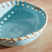 HOMEBOX | Splendid Metal Decorative Bowl with Cane - 16x16x5.5 cm | 166090107