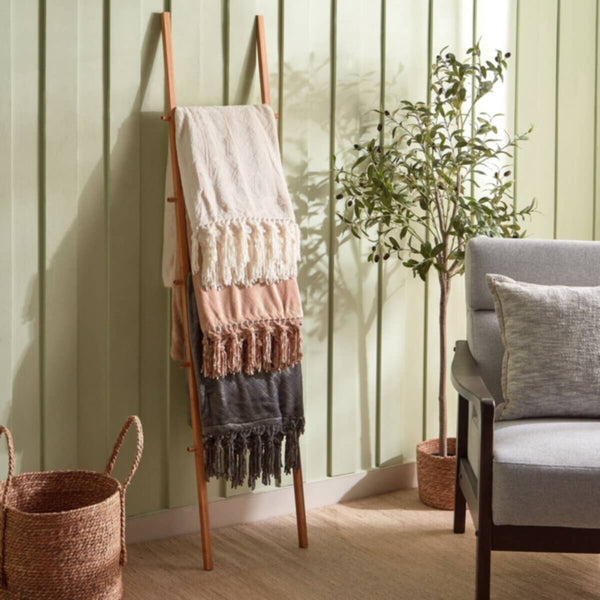 HOMEBOX | Lavish Diamond Embossed Throw - 130x180 cm | 166235457