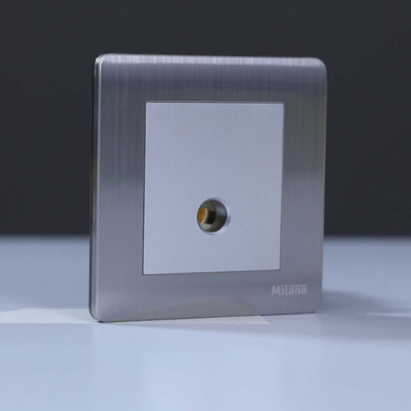 MILANO | 20A Flux Outlet Sl | 210100300303