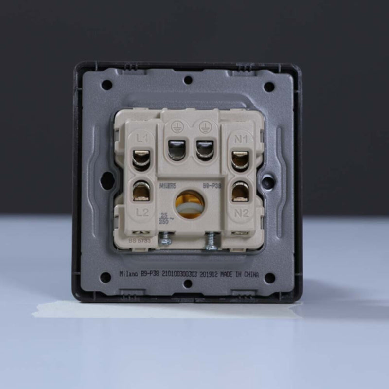 MILANO | 20A Flux Outlet Sl | 210100300303