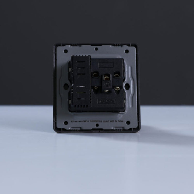 MILANO | 16A Universal Socket(2Pin+3Pin) With 2.1A U-Gold | 210100300318
