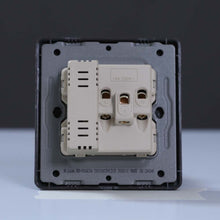 MILANO | 16A Universal Socket(2Pin+3Pin) With 2.1A U-Silver | 210100300319