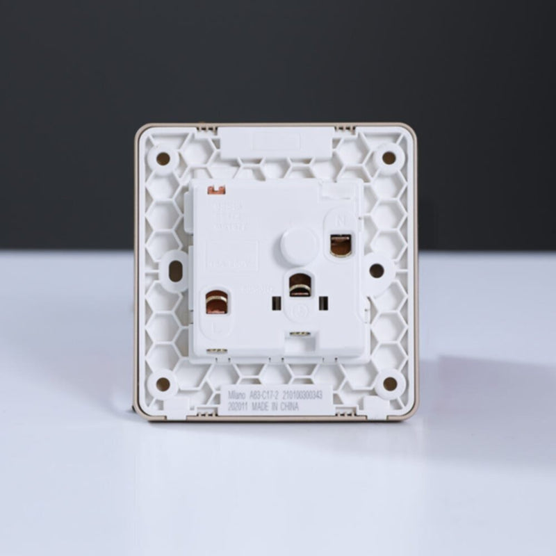 MILANO | 15A 3 Round Pin Switched Socket Gd Ps | 210100300343