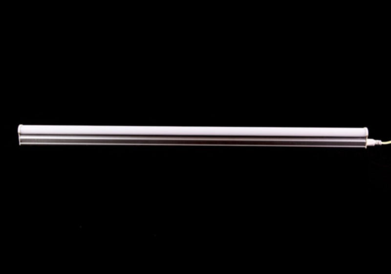 MILANO | Led T5 0.6M 9W White | 210302900003