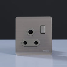 MILANO | 15A Switched Socket Gd | 210800600012