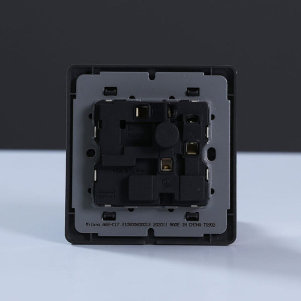 MILANO | 15A Switched Socket Gd | 210800600012
