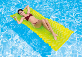 INTEX | Tote 'N FloatÂ® Inflatable Wave Mats - Assorted Colors | 42158807