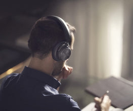 B&O | BEOPLAY HX Comfortable Wireless Over-Ear Headphones Black Anthracite | TE0165097