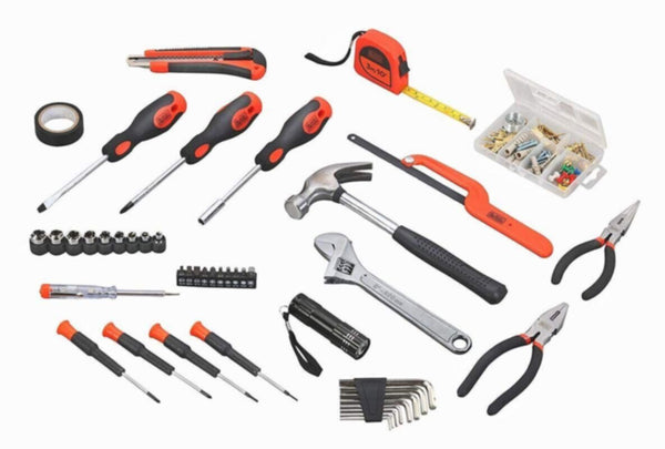 BLACK + DECKER | 126 Pcs Hand Tool Kit | BMT126C