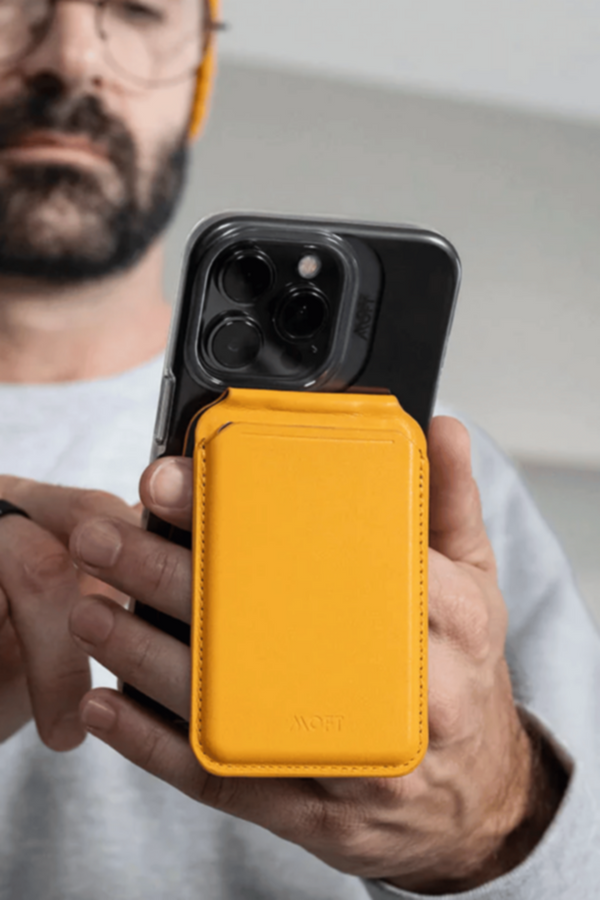 MOFT | Snap Flash Wallet & Stand - MagSafe Compatible Yellow