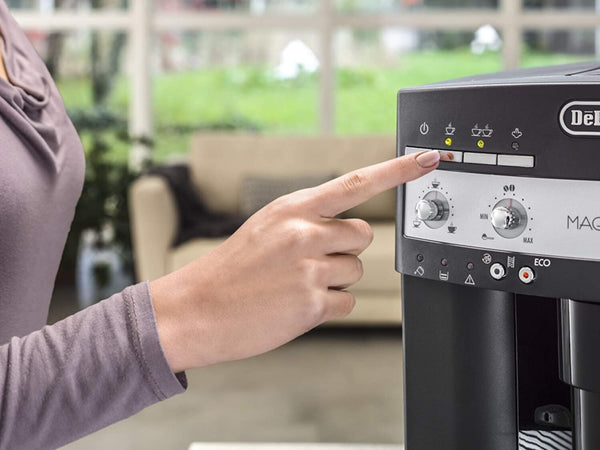 DELONGHI | Magnifica Bean to Cup Fully Automatic Espresso Coffee Machine Black | ESAM3000.B