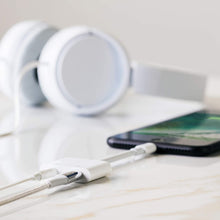 BELKIN | 3.5 mm Audio + Charge RockStar | F8J212btWHT