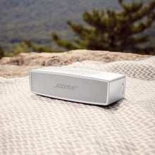 BOSE | SoundLink Mini II Special Edition Bluetooth Speaker Luxe Silver | 835799-0200