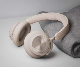 B&O | BEOPLAY HX Comfortable Wireless Over-Ear Headphones Sand | TE0167043