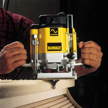 DEWALT | Electronic Plunge Router  6-8-12 mm 2000W | DW625EK-GB