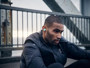 B&O | BEOPLAY E8 SPORT Powerful Bluetooth Sports In-Ear Earphones Oxygen Blue | TE0157143