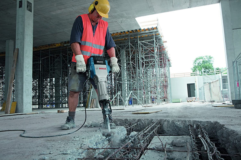BOSCH | Professional Breaker with 28 MM Toolholder Vibration Control | GSH 27 VC