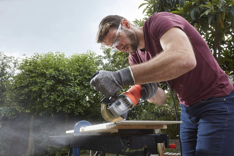BLACK + DECKER | 710W Small Angle Grinder | BEG010-GB