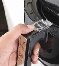 BLACK + DECKER | Air Fryer Aero fry 1500W 2.5Ltr 800g Black/Silver | AF200-B5