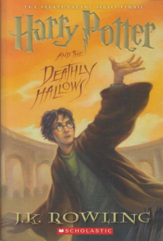 Scholastic | Harry Potter And The Deathly Hallows (S7)