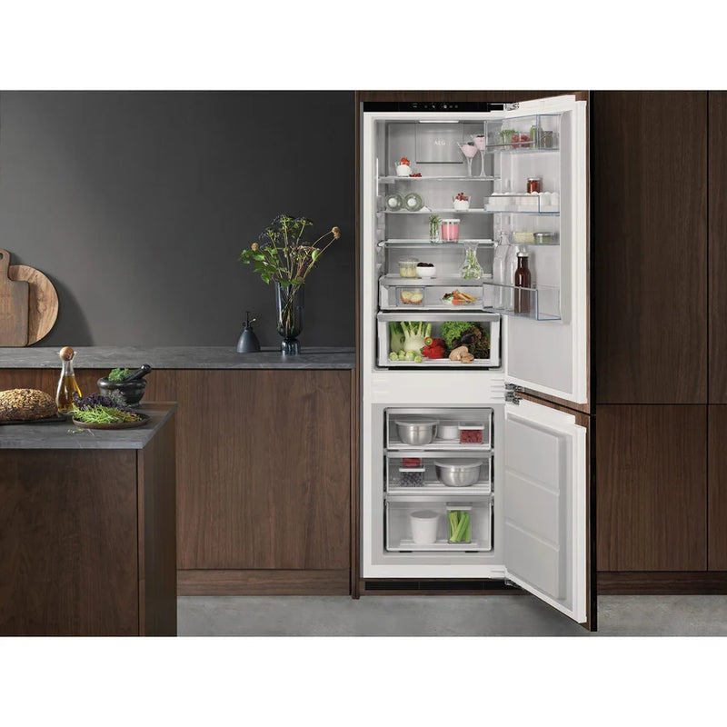 AEG | Built-in Fridge/Freezer Combinations No Frost | TSC8M189DC