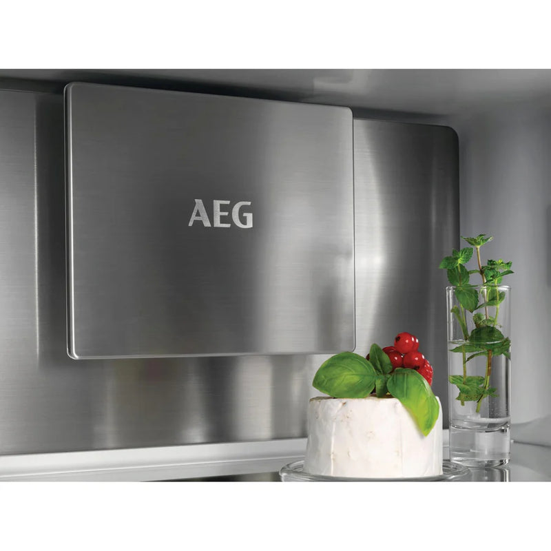 AEG | Built-in Fridge/Freezer Combinations No Frost | TSC8M189DC